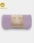 yoga-handtuch grip von lotuscrafts in der farbe lavender fog