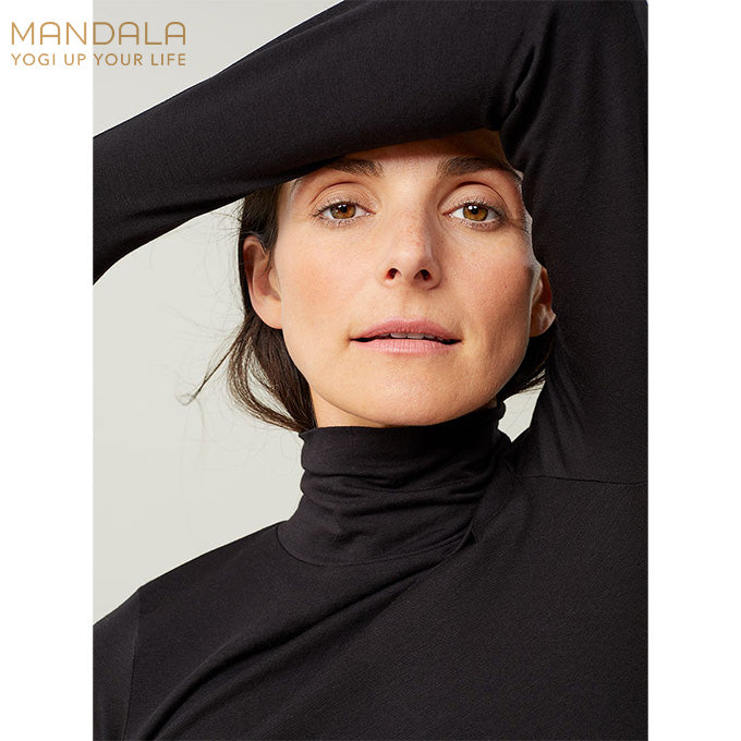 Mandala Turtle Neck Longsleeve - black